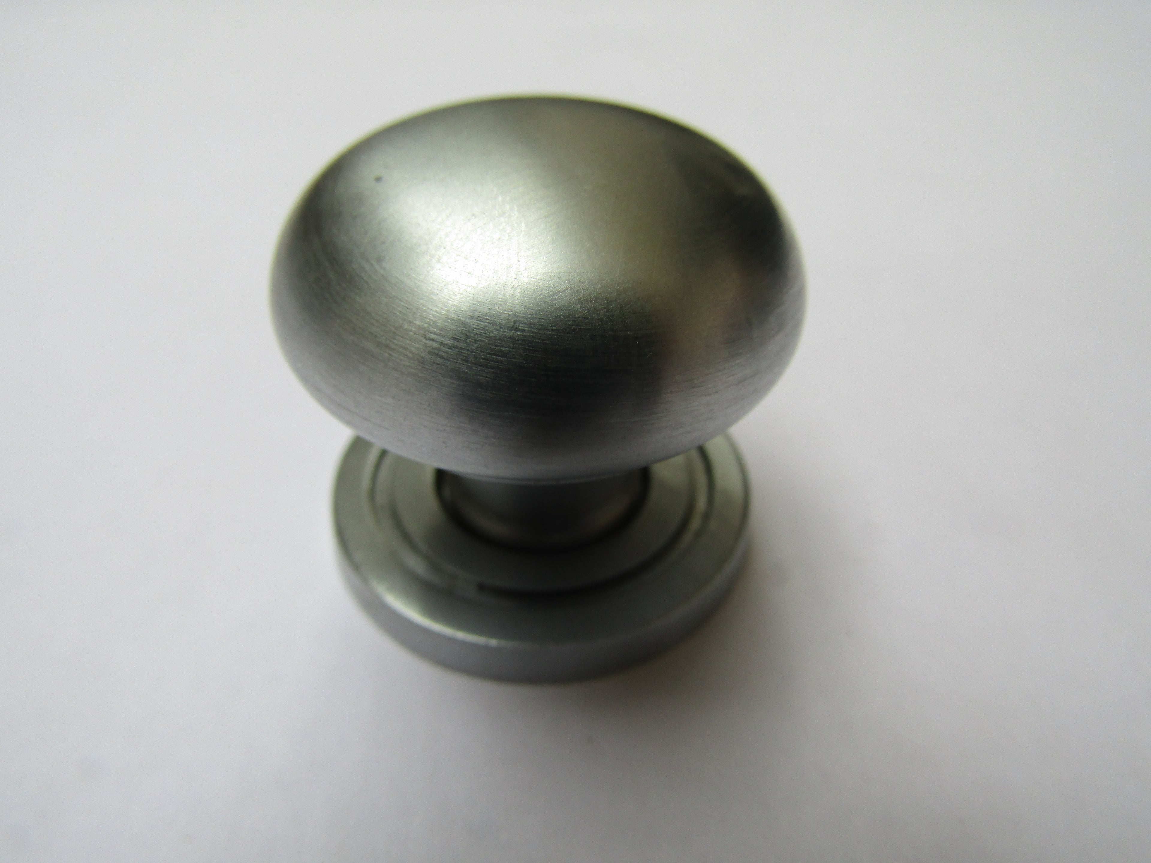 Round Cabinet Knob Satin Chrome 30mm.