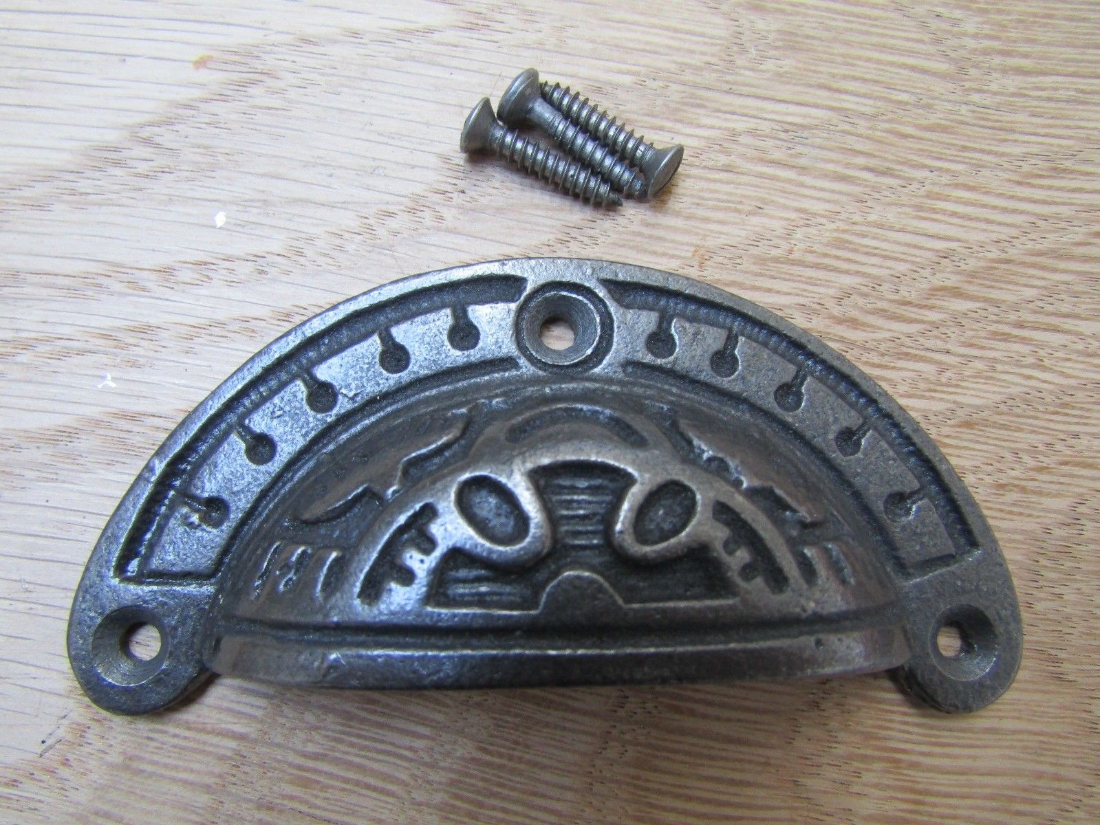 Round Inca Cup Pull Antique Iron.