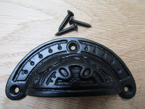 Round Inca Cup Pull Black Antique.