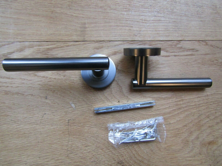 Laurel Lever on Rose Door Handle Black Nickel.