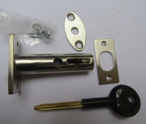 Satin Chrome door Rackbolt + Key.