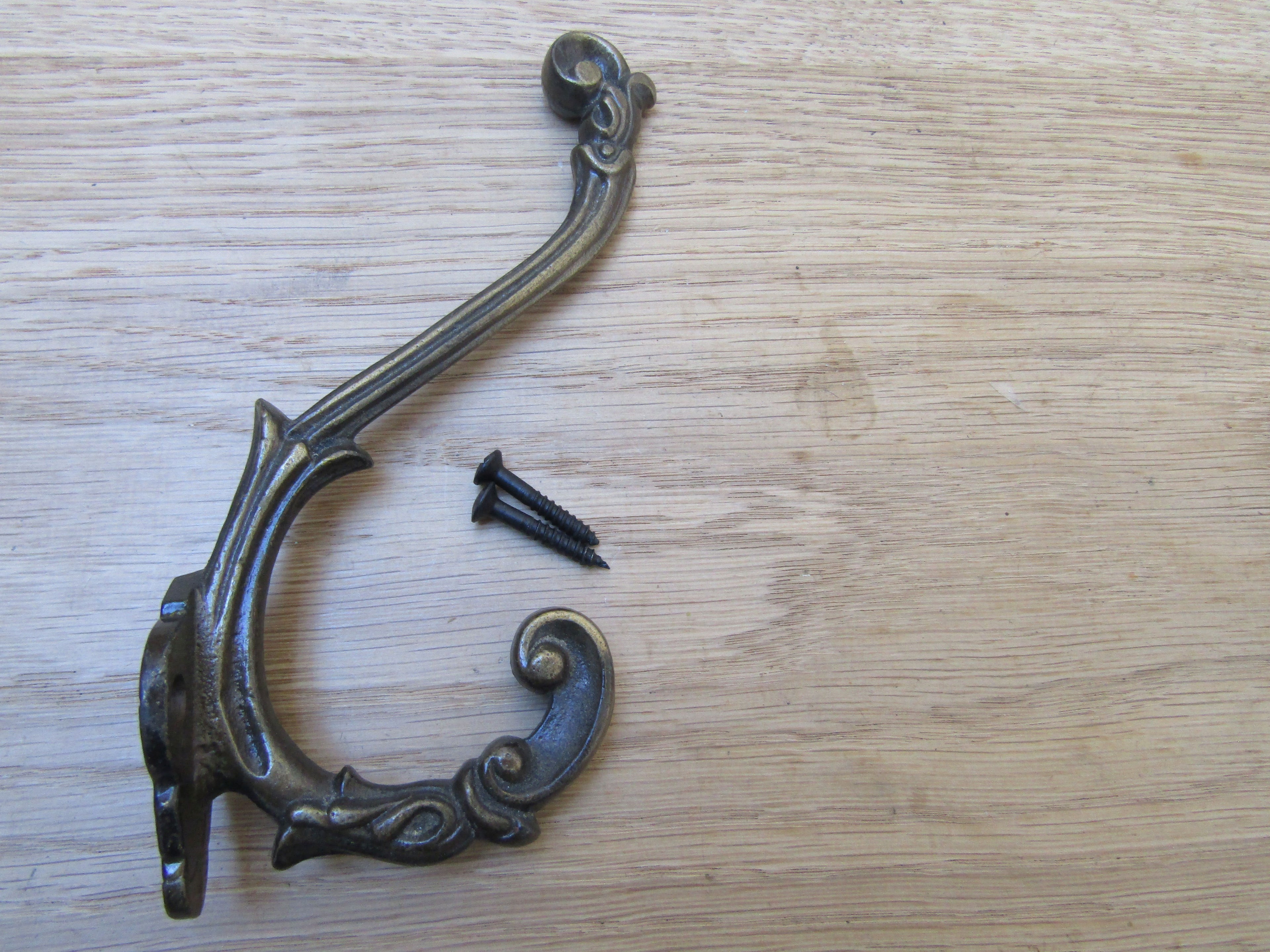 Pack Of 5 Sedgewick Coat Hooks Antique Brass.