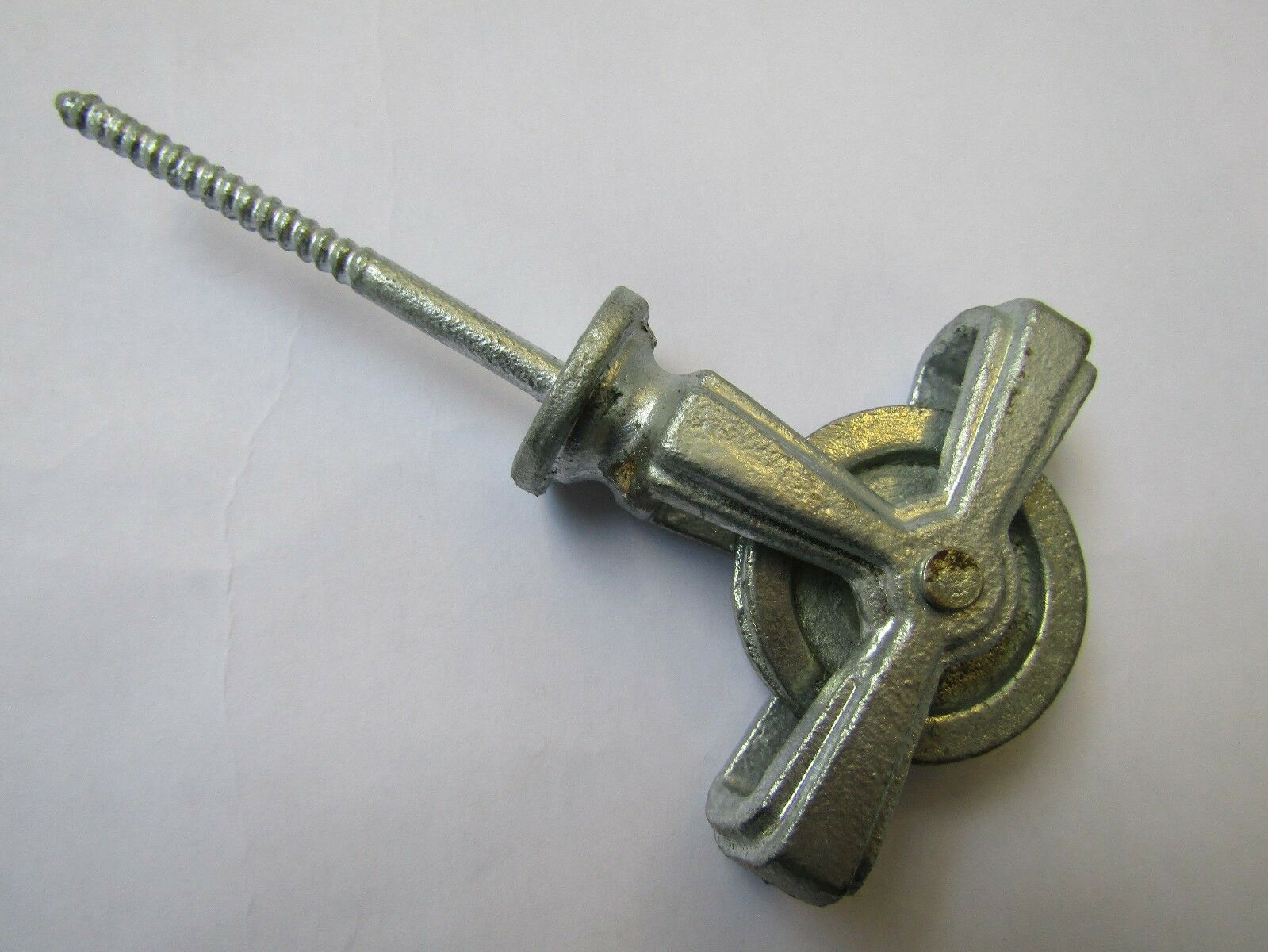 Screw In Ceiling Airer Single Pulley Galvanised.