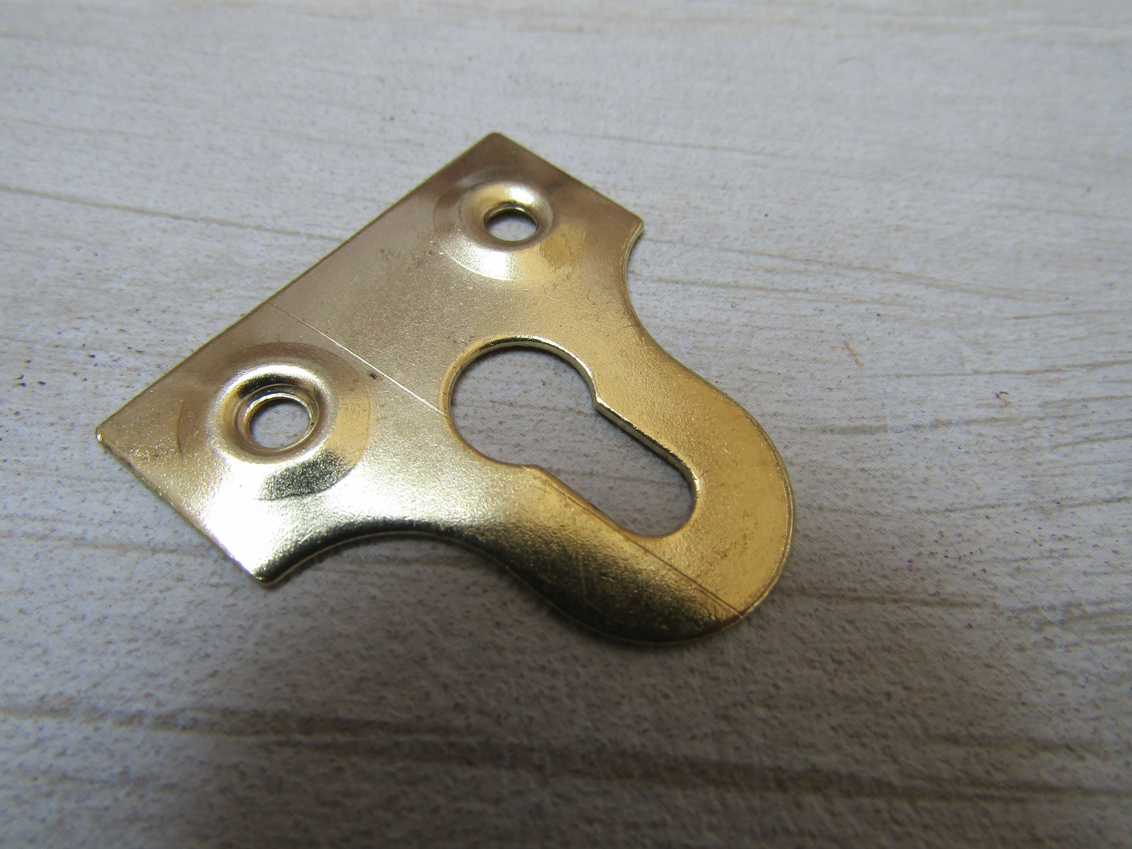 Pack of 10 Picture Mirror Plates Brass 38mm Slotted.