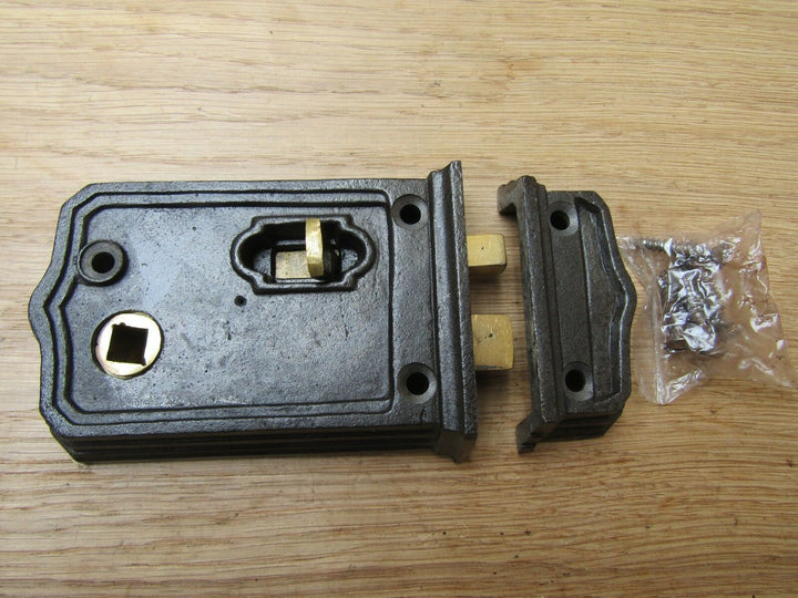 Cast Iron Small Antique Iron Rim Latch.