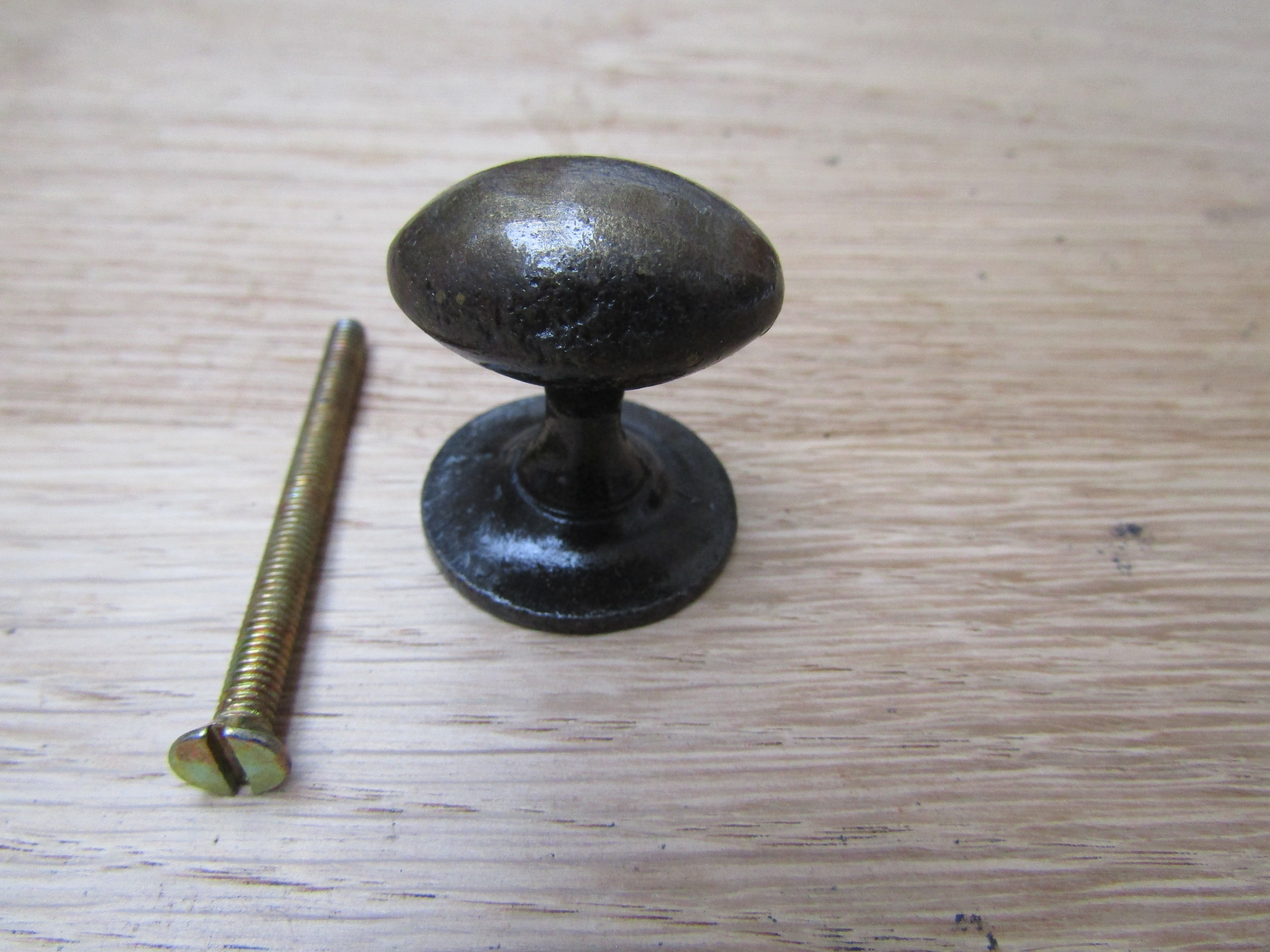 Small Oval with Base Cupboard Knob Antique Brass 30mm.