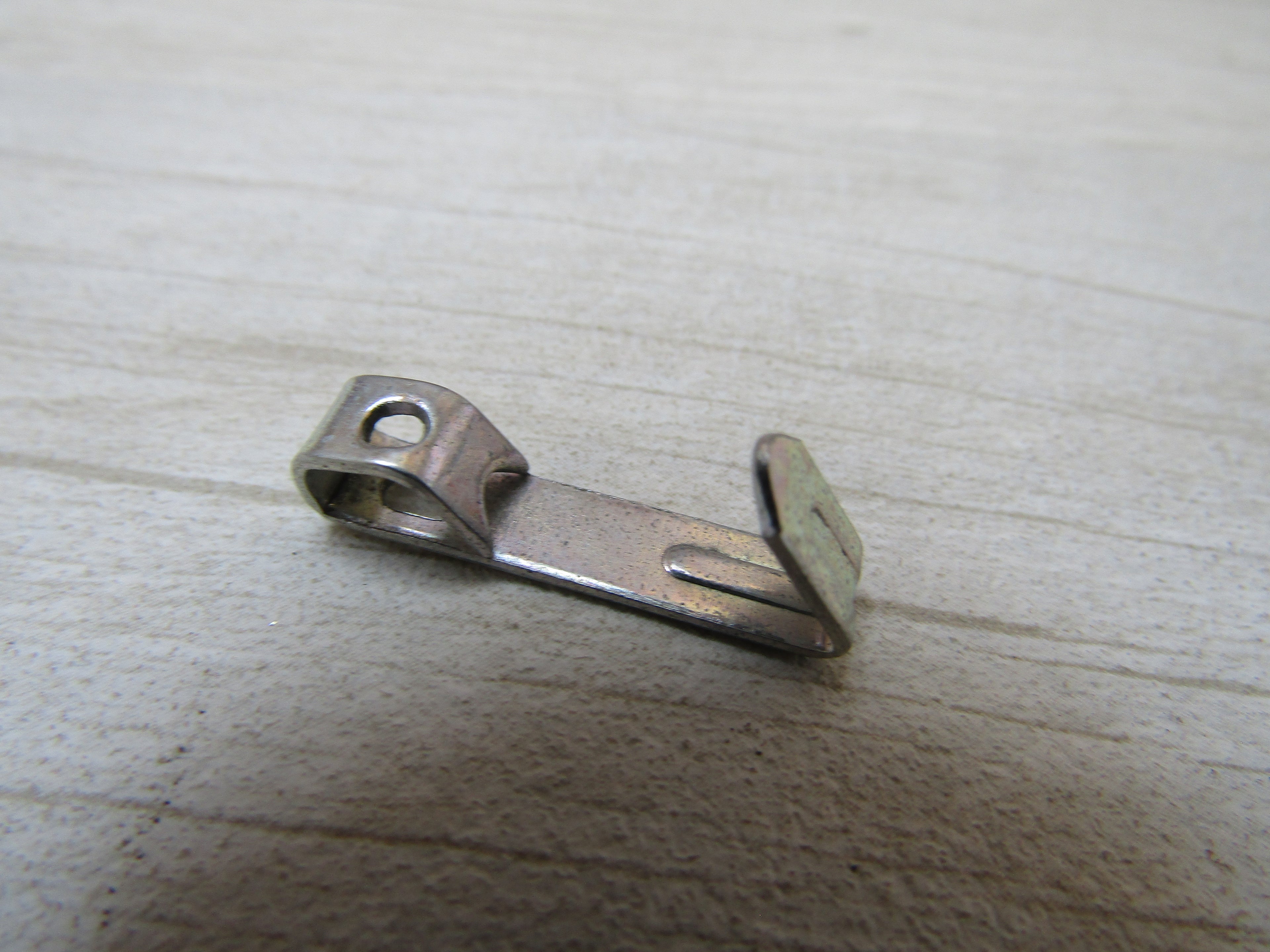 Pack of 10 Small Picture Hooks Silver.