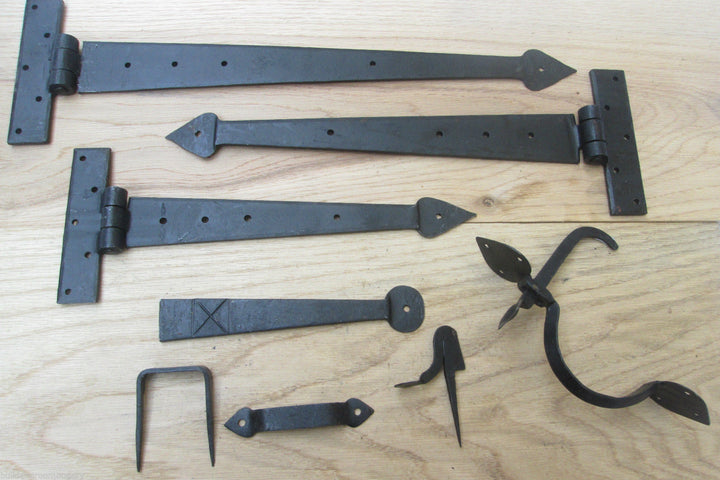 Set Of 12inch Spear Head Hinges & Suffolk Latch Black Wax.