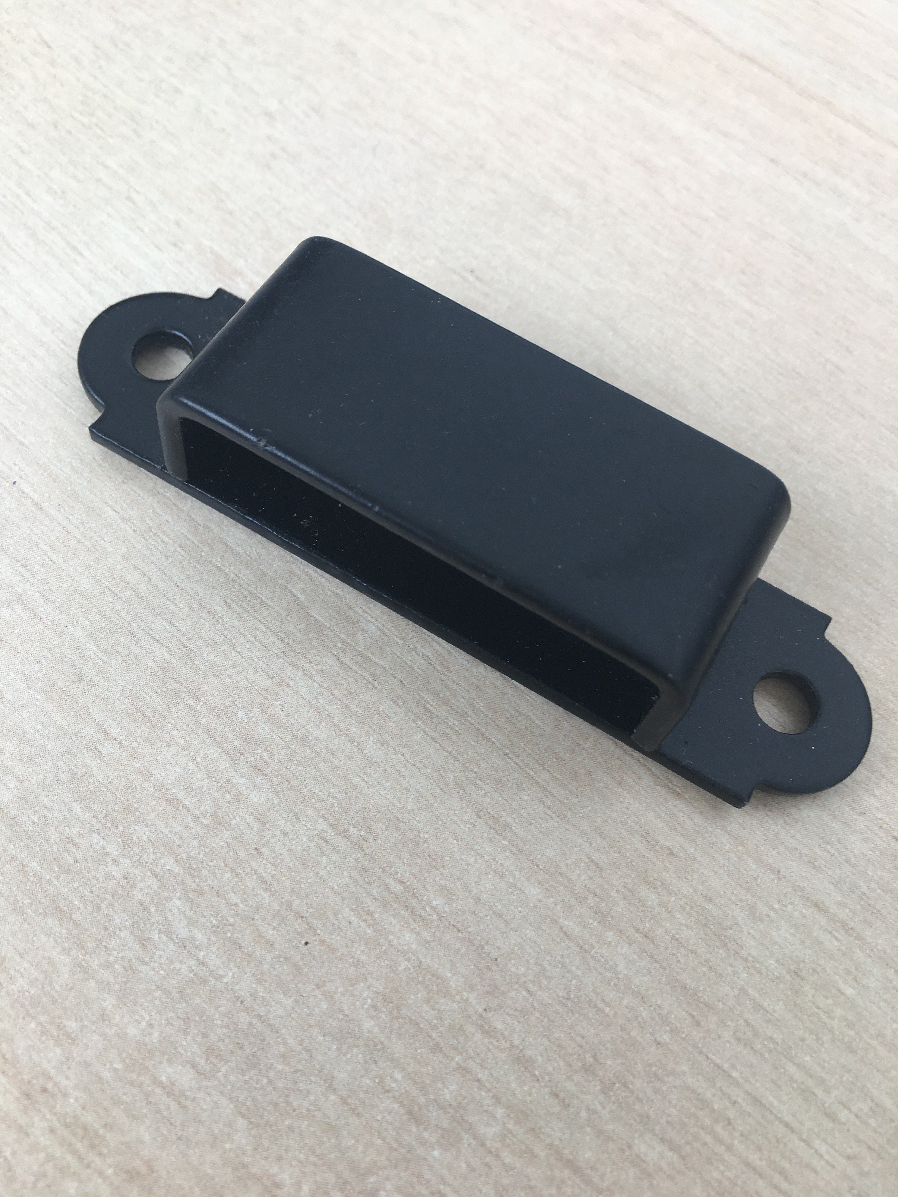 Ring Latch Striking Bar Holding Plate Black.