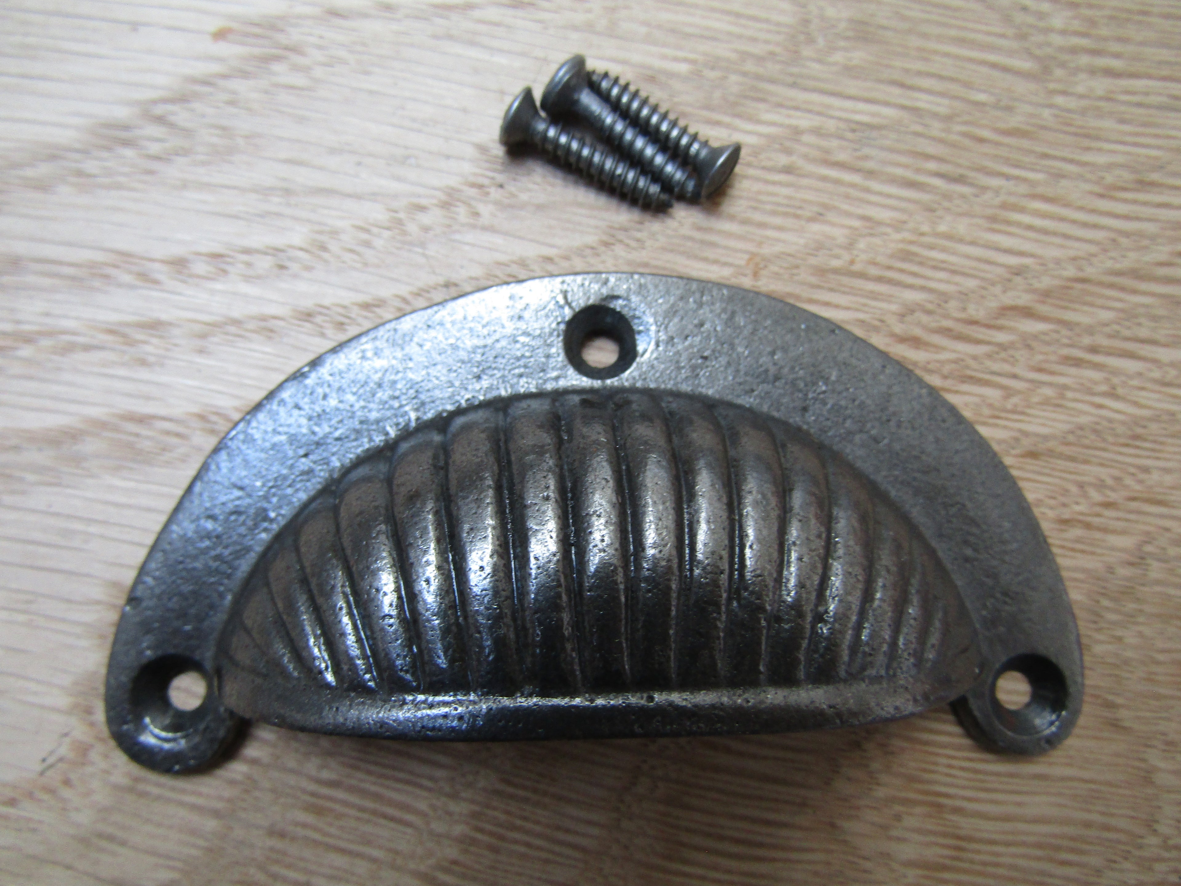 Sunrise Cup Pull Handle Antique Iron.