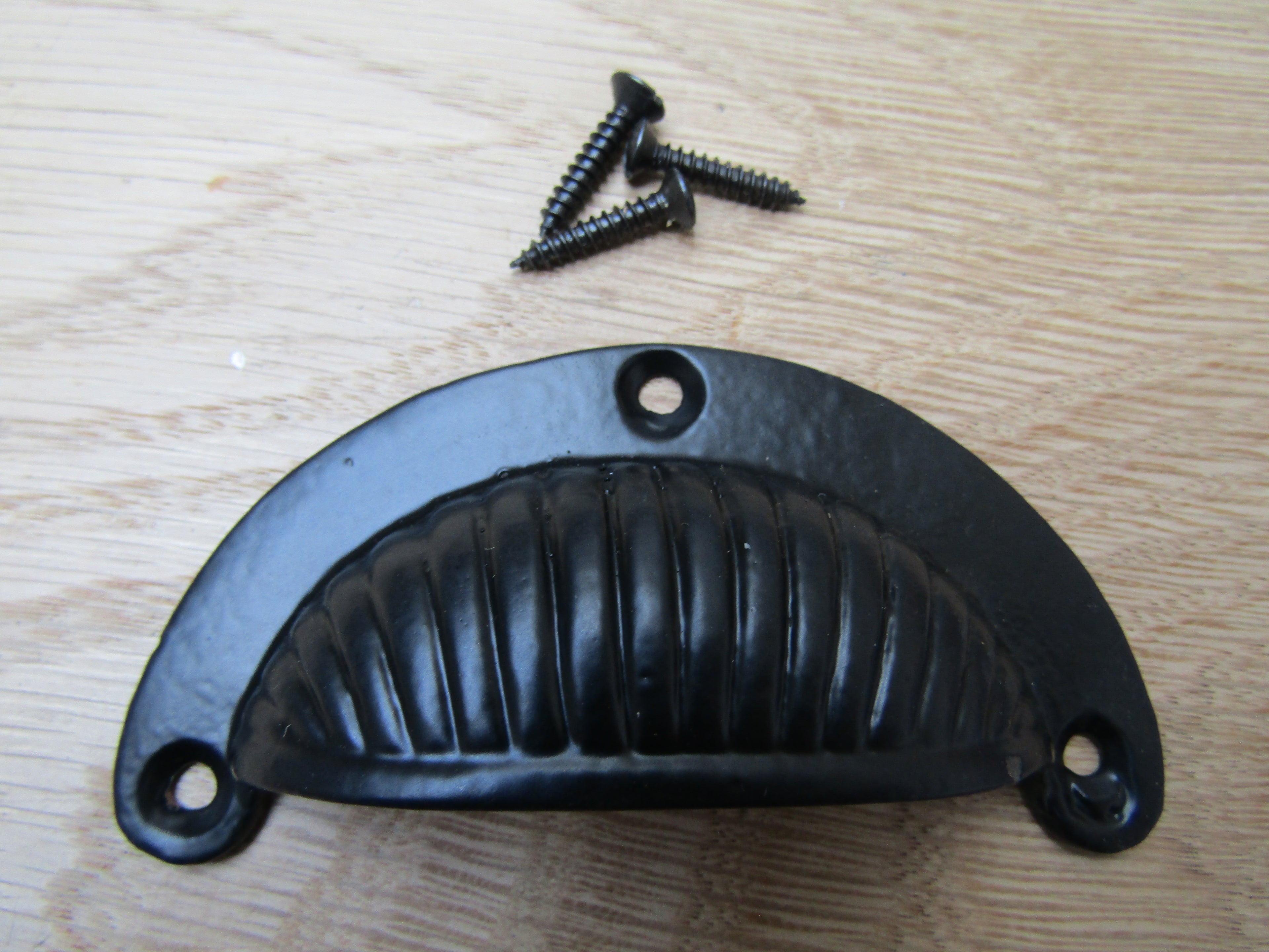 Sunrise Cup Pull Handle Black Antique.