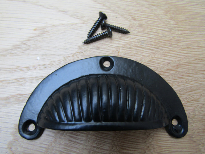 Sunrise Cup Pull Handle Black Antique.