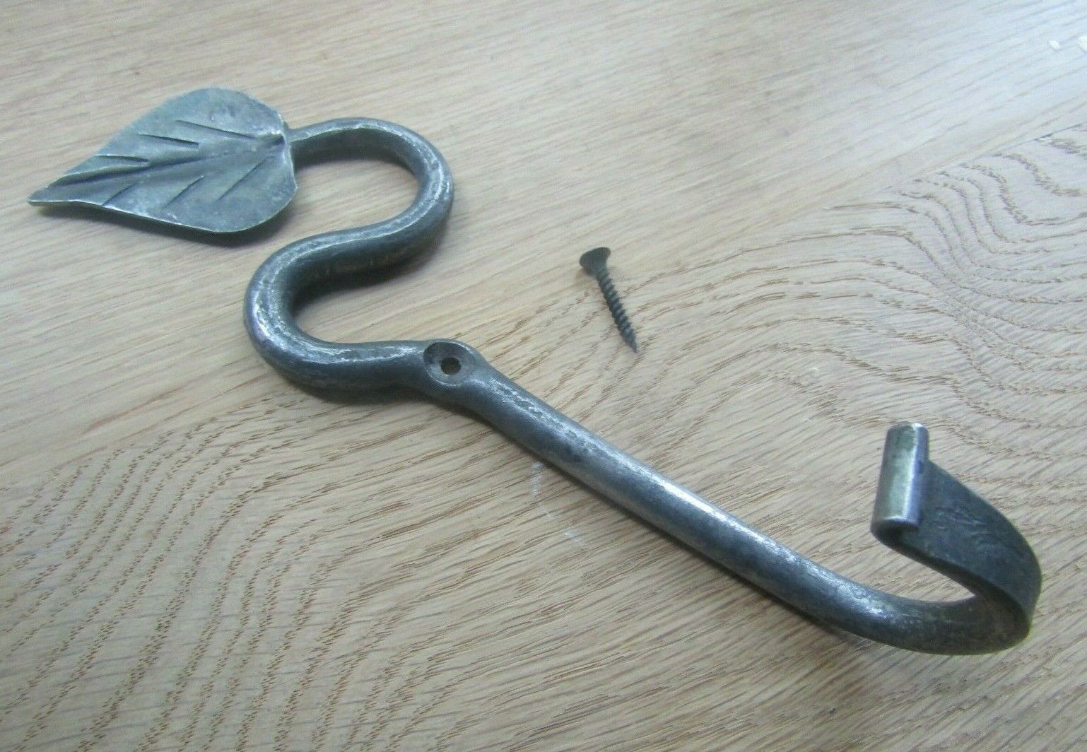 7inch Swirl Leaf Hook Antique Iron.
