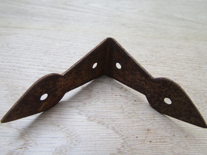 Pack Of 2 Arrow Head Corner Brace Rust Large.