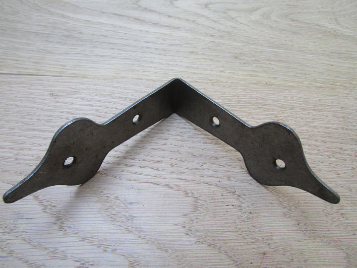 Pack Of 2 Spear Head Corner Brace Antique Iron.