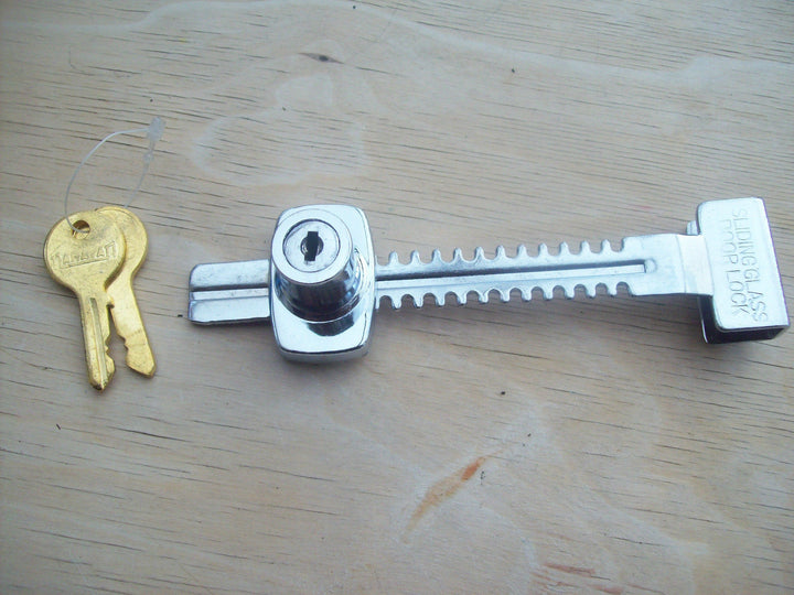 Vivarium Cabinet Sliding Lock.