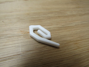 Pack Of 50 Plastic Curtain Head Lining Hooks White.